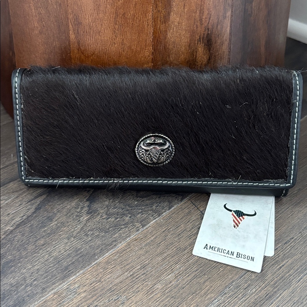 American Bison Hair on Hide,Genuine Leather,5 card,1 ID,checks,2 zip,snap top